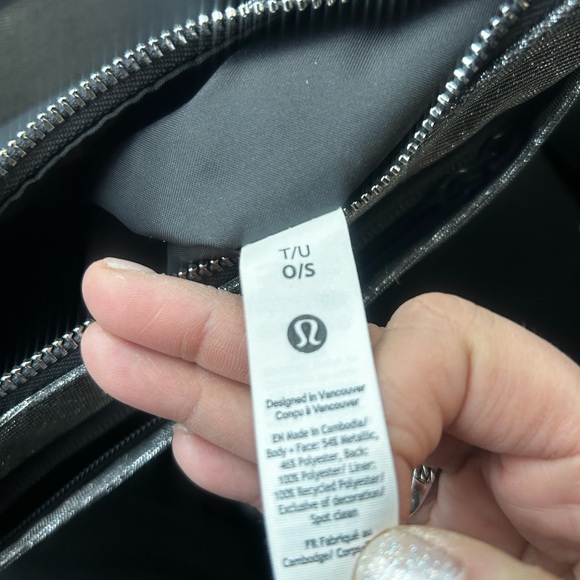 NWT Lululemon Silver glitter Crossbody/Shoulder two straps - Picture 4 of 12